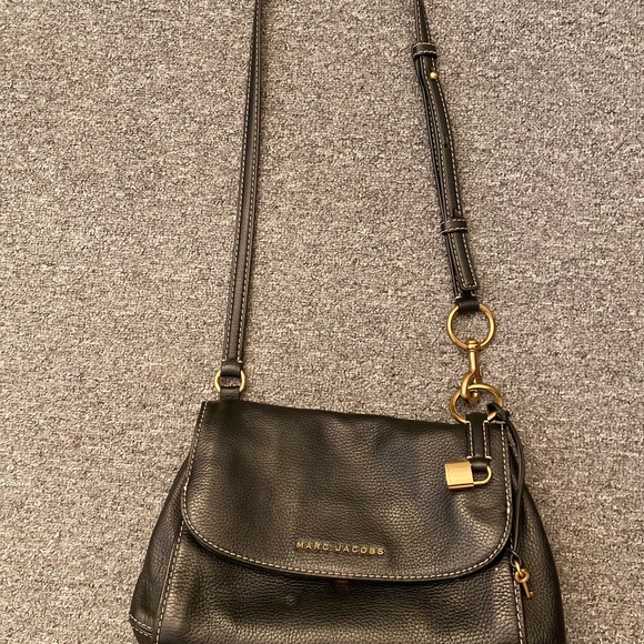 2 Marc Jacobs black side bags. 1 Tory Burch side bag. Mint condition - Picture 3 of 3